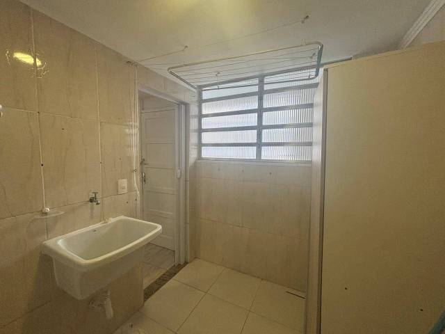 #235 - Apartamento para Locação em Santos - SP