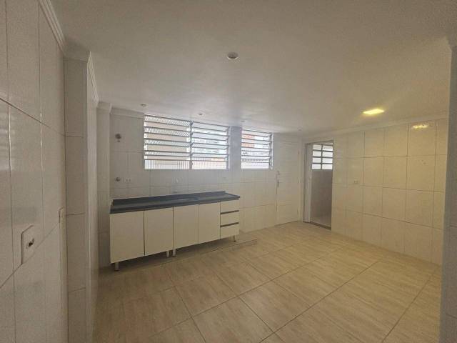 #235 - Apartamento para Locação em Santos - SP