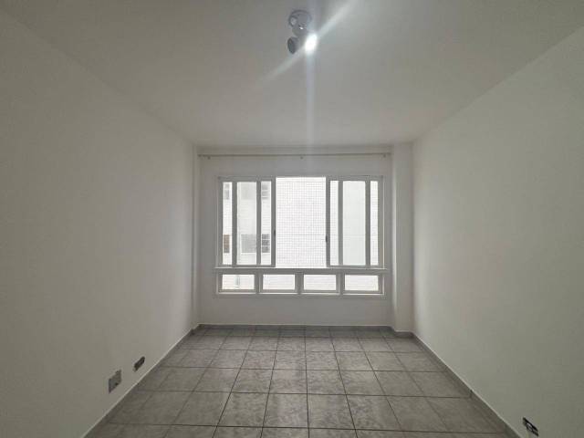 #241 - Apartamento para Locação em Santos - SP