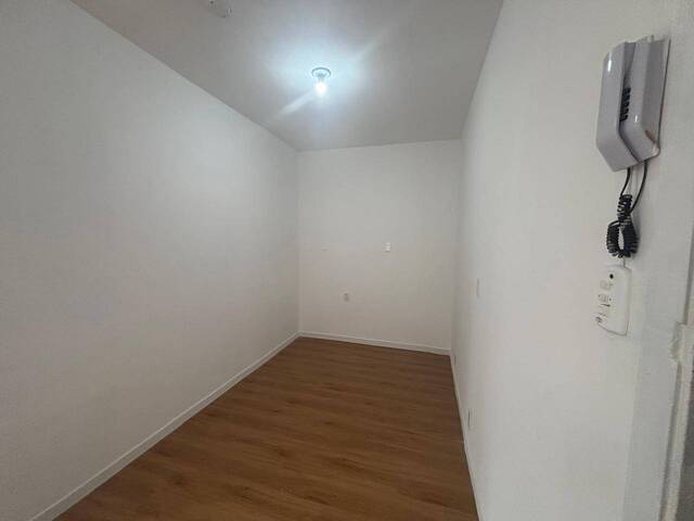 #246 - Apartamento para Locação em Santos - SP