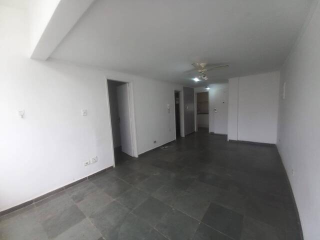 #255 - Apartamento para Locação em Santos - SP