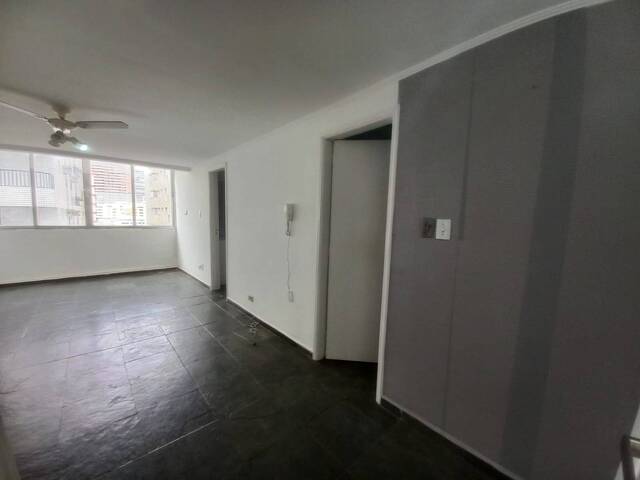 #255 - Apartamento para Locação em Santos - SP