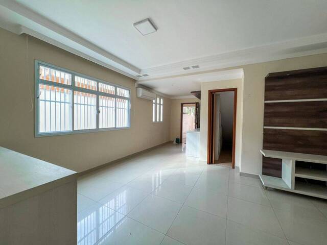 #CA0077 - Casa para Venda em Santos - SP - 1